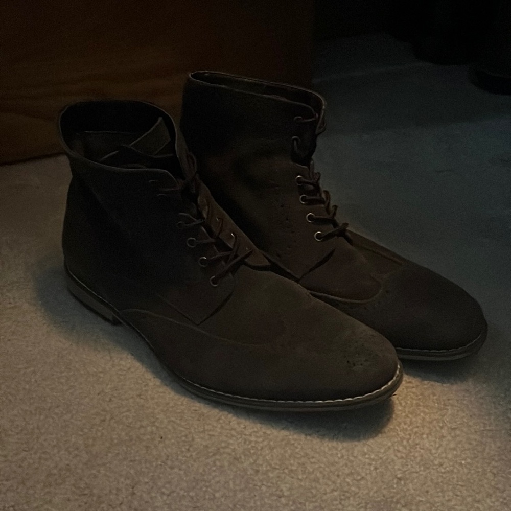 J75 cain chukka wingtip boots